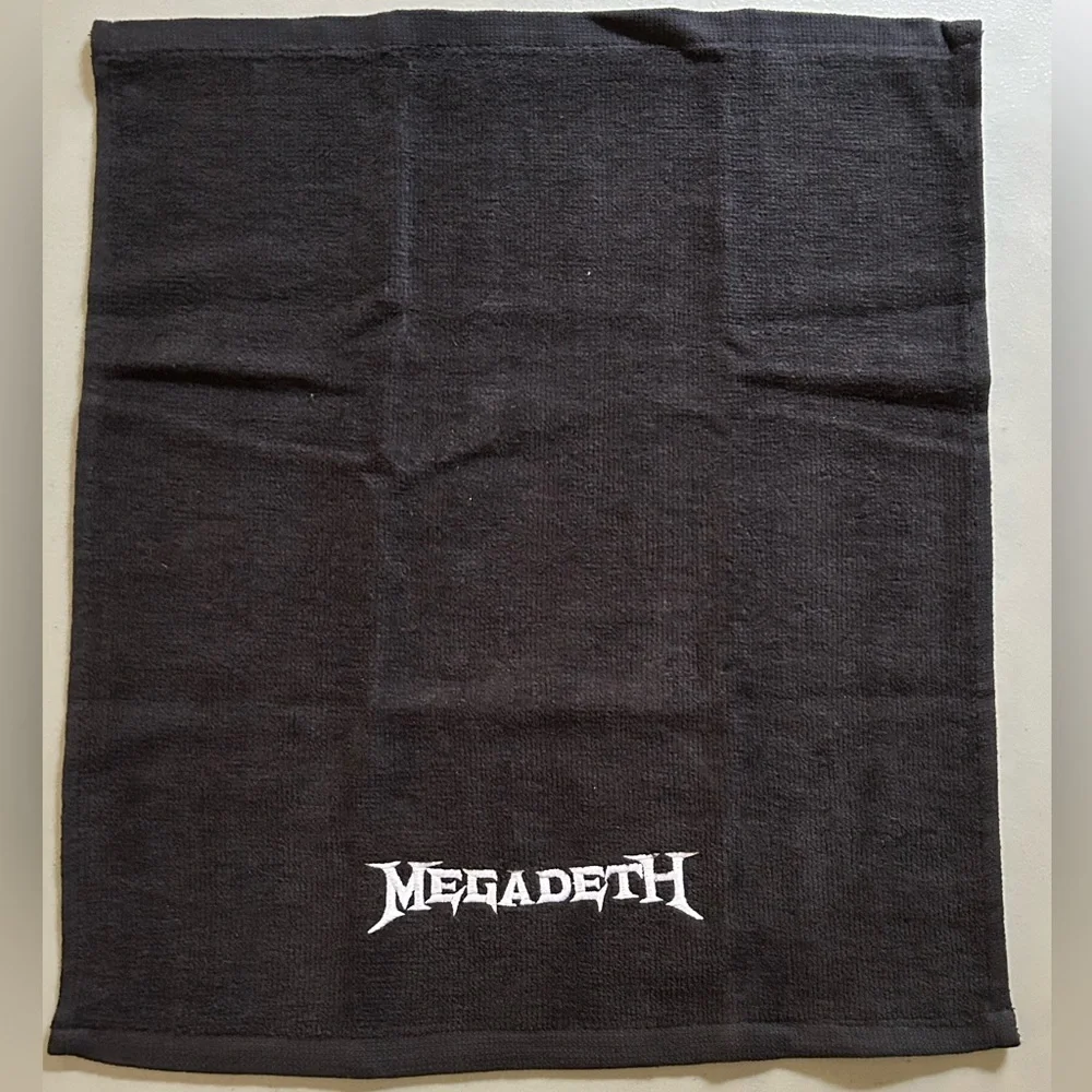 NEW!! Megadeth “Destroy All Enemies”Tour Limited Edition VIP Laminate Bundle